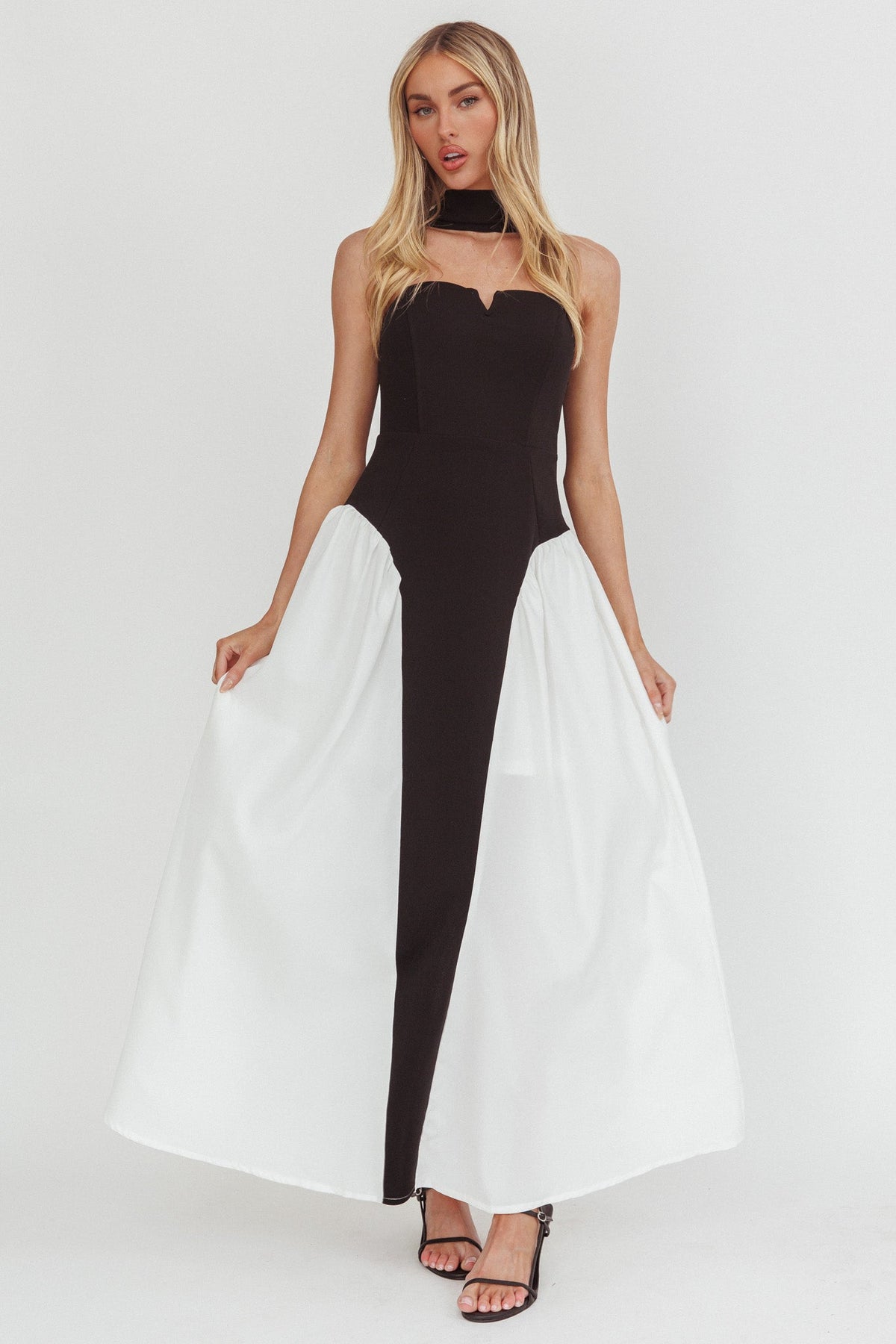 Lennix Strapless Scarf  Maxi Dress Black/White